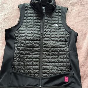 North face women’s Vest